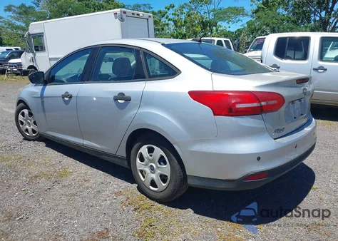 2016 Ford Focus S из США, поврежденный, VIN 1FADP3E23GL322395